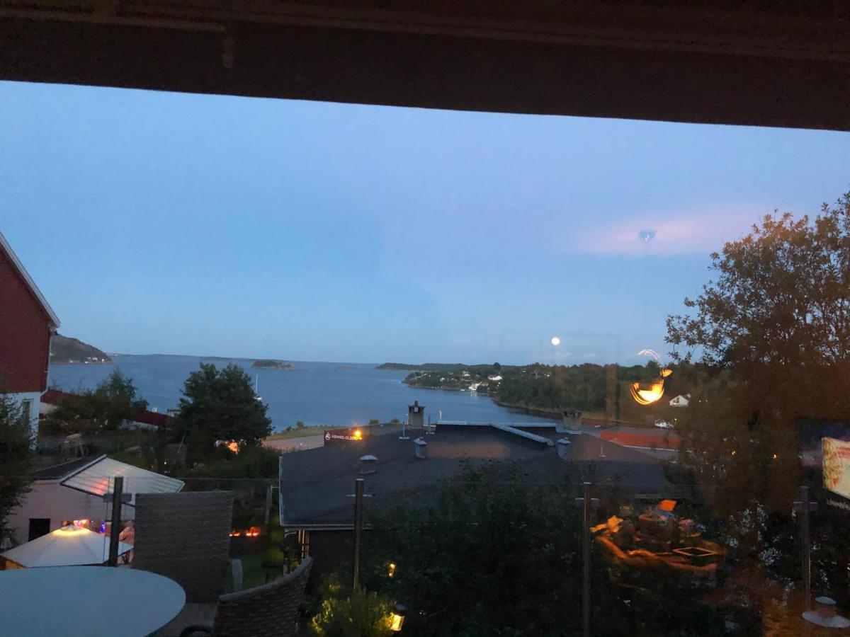 Aid Og Svein' S Sentrumsnaere Panorama Hjem Kristiansand Buitenkant foto